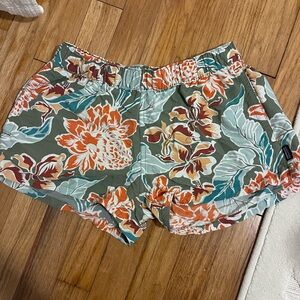 Patagonia Barely Baggies Shorts Women’s Medium Floral Print Outdoor Hike Rare